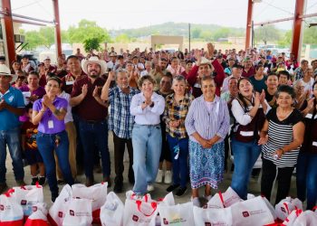 Entrega SEBIEN apoyos sociales y programas de empleo en González