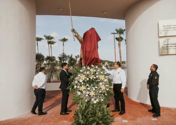 Beto Granados inaugura el muro «Héroes de Matamoros» y devela monumento en honor al Heroico Cuerpo de Bomberos
