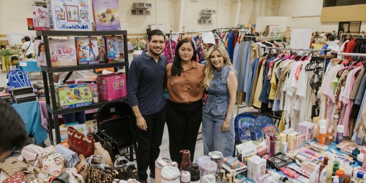 Beto Granados respalda el “Mercadito Diferente” para impulsar a emprendedores locales