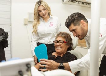 A través de la Campaña “Volver a Sonreír” DIF Matamoros hace entrega de 50 prótesis dentales a adultos mayores