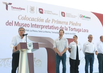 Coloca Américo primera piedra del Museo Interpretativo de la Tortuga Lora en Soto la Marina
