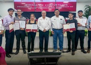 Becan a estudiantes de la UAT para el desarrollo de proyectos de base tecnológica