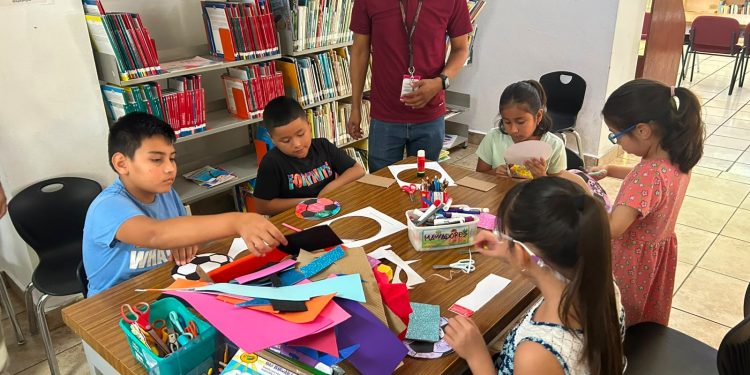 Niñas, niños y adolescentes disfrutan vacaciones con actividades gratuitas en las bibliotecas de Nuevo Laredo