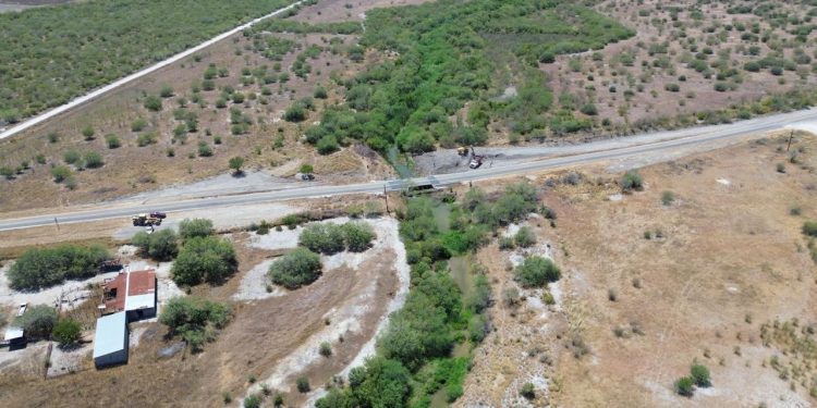 *Rehabilita gobierno de Américo puente San Manuel en Abasolo*