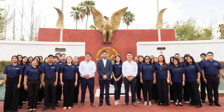 Beto Granados encabeza ceremonia solemne en honor a los Niños Héroes