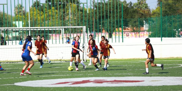 Impulsa Gobierno de Nuevo Laredo el fútbol femenil con entrenamientos dirigidos por jugadora profesional