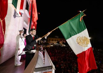 Beto Granados encabeza el Grito de Independencia ante cientos de matamorenses
