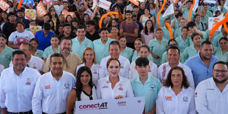 Carmen Lilia marca precedente en Tamaulipas con ConéctAT: conectividad móvil gratuita para 10 mil universitarios