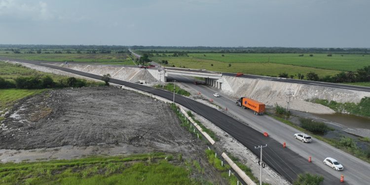 Fortalece Gobierno de Tamaulipas infraestructura vial en la zona cañera