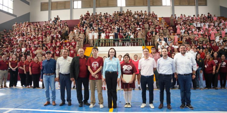 Carmen Lilia recupera 80 años de historia: entrega renovado el Gimnasio Escuadrón 201