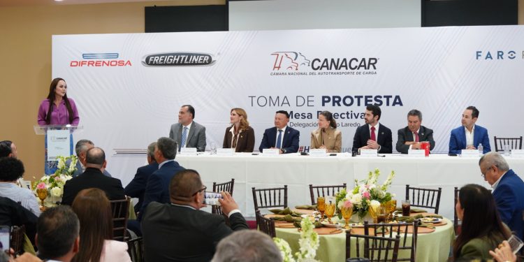 Alcaldesa Carmen Lilia Canturosas refrenda compromiso con sector transportista