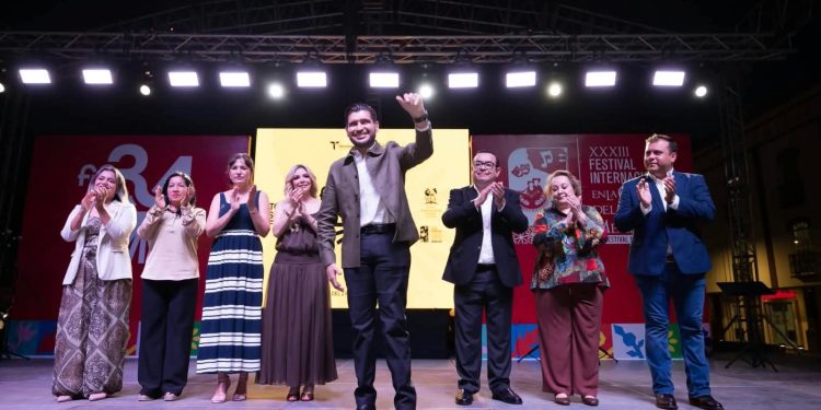 Beto Granados encabeza inauguración del Festival Internacional de Otoño y el Festival Internacional en la Costa del Seno Mexicano