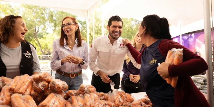 José Alberto Granados Fávila y el DIF Tamaulipas llevan la Feria Mercado de Alimentos “Come Bien y Vive Bien” a mil familias de Matamoros