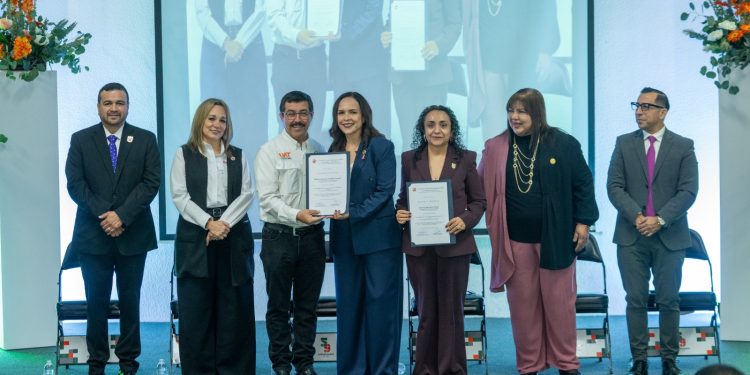 Encabeza el rector Dámaso Anaya el 59 Aniversario de la FCAV