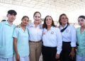 Carmen Lilia fortalece apoyo a universitarios con beca para titulación profesional