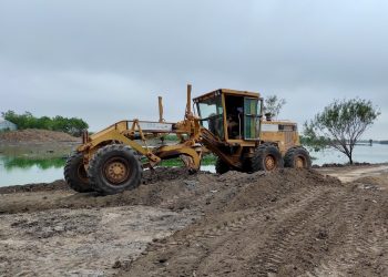 Arranca SEDUMA limpieza de drenes de la Laguna La Escondida